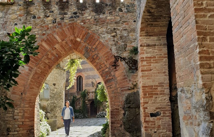 Cena romantica alla taverna e visita notturna al castello