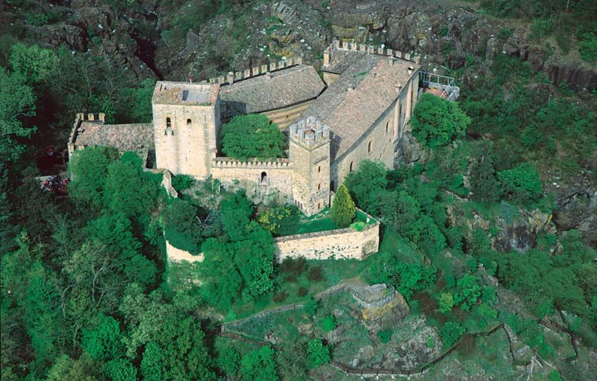 Cena romantica alla taverna e visita notturna al castello